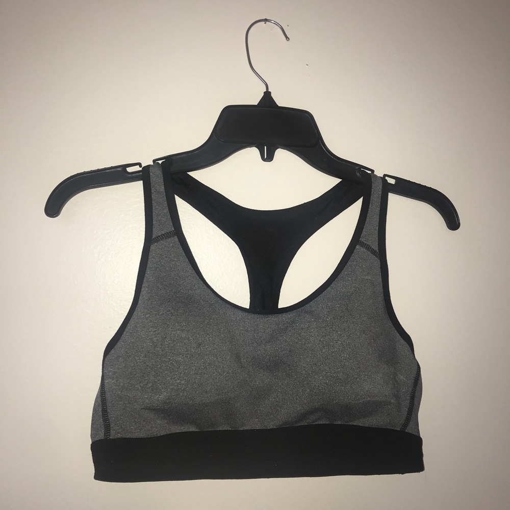 sports bra